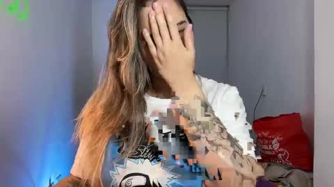 Snapshot of mirilinda chatting on February 14, 5:19 am mirilinda online show from February 14, 5:19 am