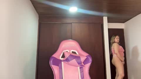 Snapshot of mirilinda chatting on October 7, 3:04 am mirilinda online show from October 7, 3:04 am