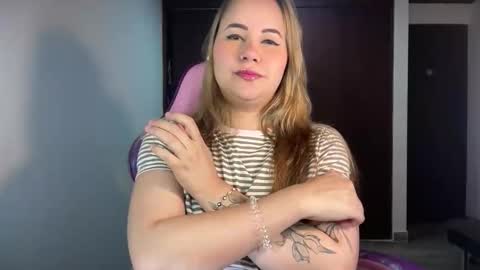 Snapshot of mirilinda chatting on November 20, 12:55 am mirilinda online show from November 20, 12:55 am