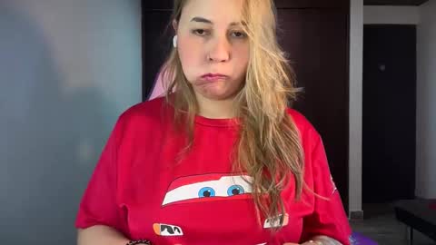 Snapshot of mirilinda chatting on November 27, 1:51 am mirilinda online show from November 27, 1:51 am