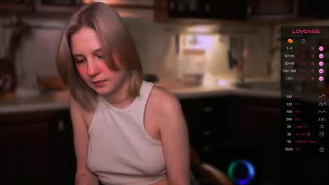 Snapshot of mirrameow chatting on November 11, 10:10 pm Mira online show from November 11, 10:10 pm