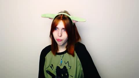 Snapshot of misaki_chan_ chatting on November 21, 2:43 am misaki_chan_ online show from November 21, 2:43 am