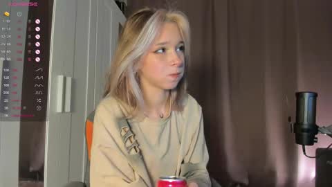 misekiii online show from November 4, 11:59 pm