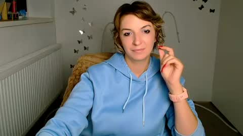Snapshot of mishelle_blondie chatting on July 8, 5:01 am Mishelle online show from July 8, 5:01 am