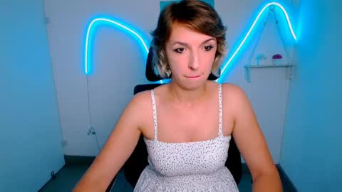 Snapshot of mishelle_blondie chatting on July 13, 11:46 am Mishelle online show from July 13, 11:46 am