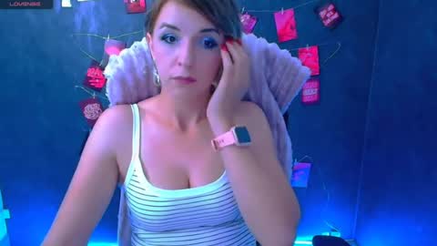 Snapshot of mishelle_blondie chatting on July 18, 4:11 pm Mishelle online show from July 18, 4:11 pm