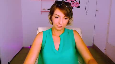 Snapshot of mishelle_blondie chatting on July 22, 11:24 am Mishelle online show from July 22, 11:24 am
