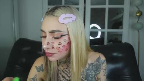 miss___angel online show from February 21, 10:49 am