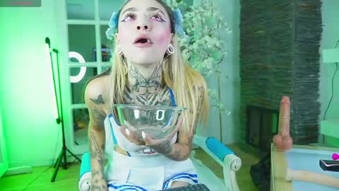 miss___angel online show from April 22, 11:01 am