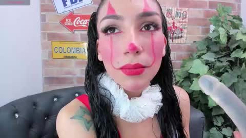 Snapshot of miss___evangeline chatting on October 31, 2:45 am Evangeline online show from October 31, 2:45 am