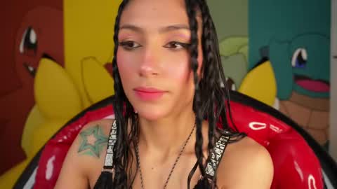 Snapshot of miss___evangeline chatting on November 15, 11:40 am Evangeline online show from November 15, 11:40 am