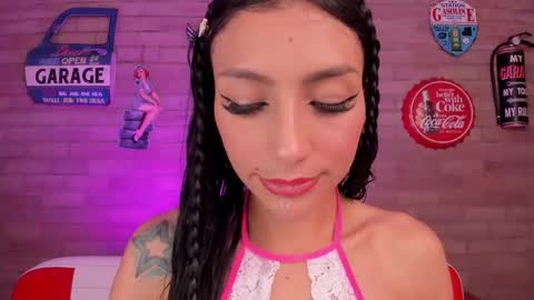 Snapshot of miss___evangeline chatting on December 4, 2:43 am Evangeline online show from December 4, 2:43 am