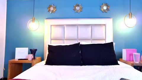 miss__ary_ online show from September 18, 12:18 pm