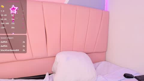 Snapshot of miss__ivy chatting on December 7, 2:46 pm online show from December 7, 2:46 pm