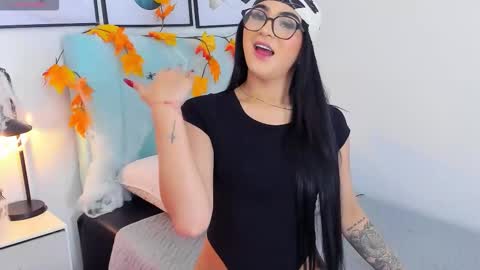 Snapshot of miss__ivy chatting on October 27, 12:09 pm online show from October 27, 12:09 pm