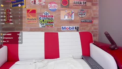 Snapshot of miss__zoe chatting on December 18, 9:18 pm Zoe online show from December 18, 9:18 pm