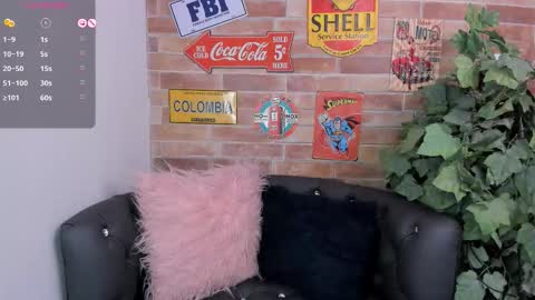 Snapshot of miss__zoe chatting on October 2, 6:15 pm Zoe online show from October 2, 6:15 pm