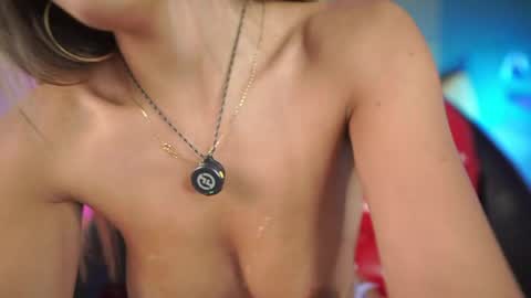 Zoe online show from April 15, 6:48 pm