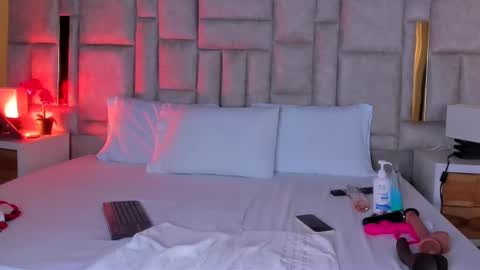 Miss Abigail  online show from November 21, 1:21 pm