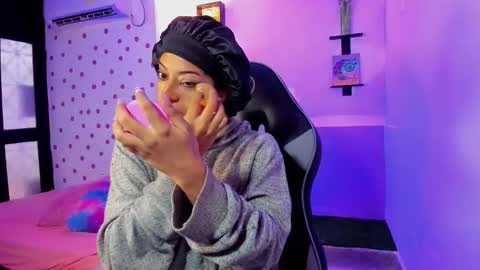 Akemi 3 online show from September 18, 1:02 pm