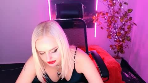 miss_alice_silver online show from October 28, 5:59 pm