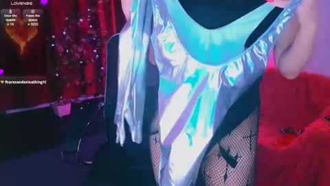 Snapshot of miss_alice_silver chatting on May 30, 6:27 pm miss_alice_silver online show from May 30, 6:27 pm