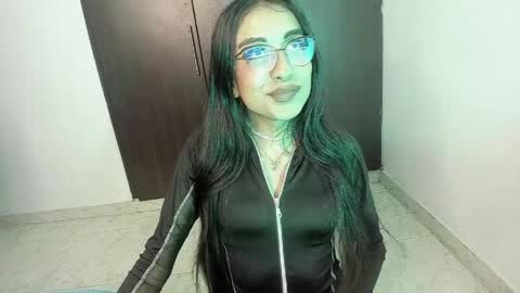 Snapshot of miss_angel0 chatting on May 10, 4:28 am miss_angel0 online show from May 10, 4:28 am