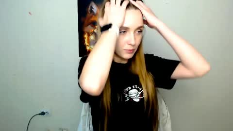 Snapshot of miss_angelina_ chatting on May 27, 5:59 am Angelina online show from May 27, 5:59 am