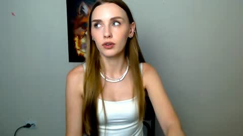 Snapshot of miss_angelina_ chatting on July 15, 6:07 am Angelina online show from July 15, 6:07 am