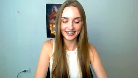 Snapshot of miss_angelina_ chatting on July 28, 11:17 am Angelina online show from July 28, 11:17 am
