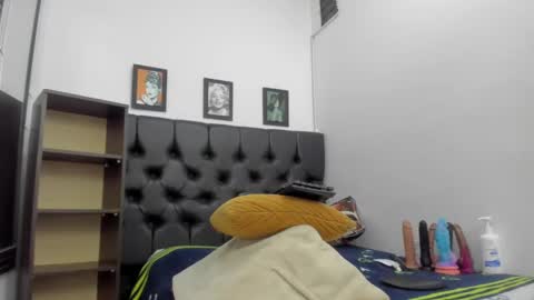 Snapshot of miss_big_ass21 chatting on September 28, 12:49 am miss_big_ass21 online show from September 28, 12:49 am