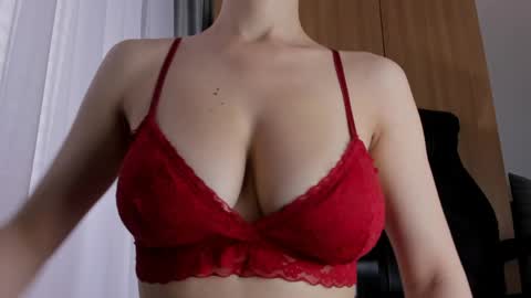 Ivy online show from April 2, 12:03 pm