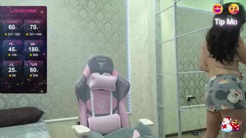 Snapshot of miss_divora chatting on February 10, 9:57 am miss_divora online show from February 10, 9:57 am