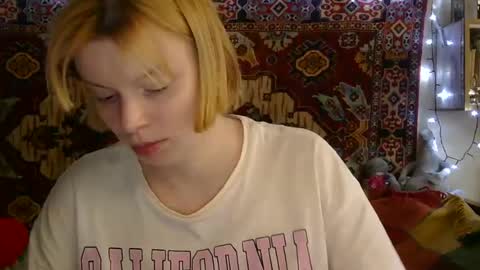 Snapshot of miss_elistia_ chatting on June 22, 10:45 am Elis online show from June 22, 10:45 am