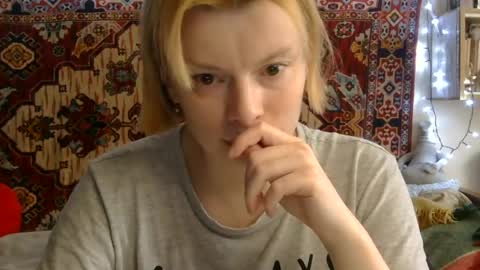 Snapshot of miss_elistia_ chatting on June 25, 10:53 am Elis online show from June 25, 10:53 am