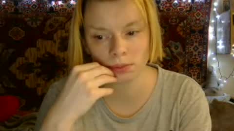 Snapshot of miss_elistia_ chatting on July 2, 10:54 am Elis online show from July 2, 10:54 am