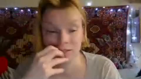 Snapshot of miss_elistia_ chatting on July 3, 11:05 am Elis online show from July 3, 11:05 am