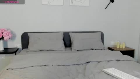 Snapshot of miss_emilyy chatting on February 20, 6:37 am Emily online show from February 20, 6:37 am