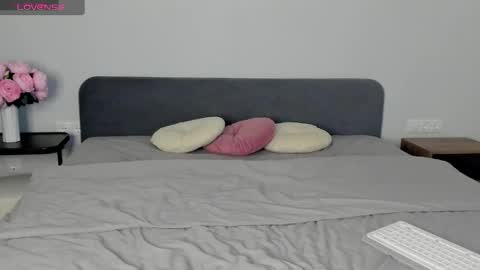 Snapshot of miss_emilyy chatting on March 8, 7:39 pm Emily online show from March 8, 7:39 pm