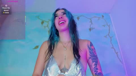 miss_evans_ online show from November 11, 6:57 am