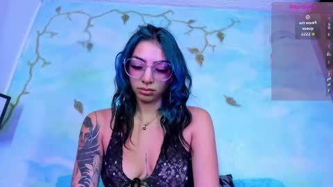 Snapshot of miss_evans_ chatting on April 28, 1:37 am miss_evans_ online show from April 28, 1:37 am
