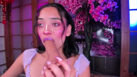 Snapshot of miss_evolet chatting on May 7, 6:13 pm Evoleth online show from May 7, 6:13 pm