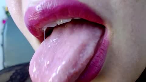 Miss Evoleth online show from February 8, 9:15 pm