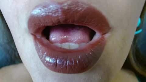 Miss Evoleth online show from April 21, 9:28 pm