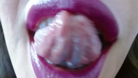 Snapshot of miss_evoleth2 chatting on July 7, 12:02 am Miss Evoleth online show from July 7, 12:02 am