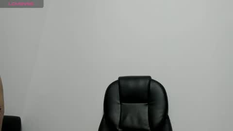 miss_eylens online show from April 19, 1:38 am