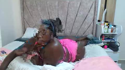 miss_godess online show from April 1, 8:48 am