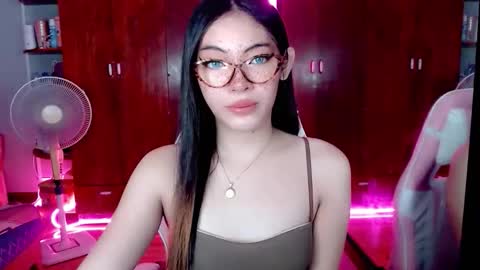 Snapshot of miss_hornydoll chatting on October 25, 12:45 pm miss_hornydoll online show from October 25, 12:45 pm