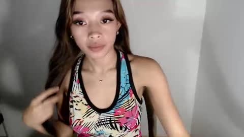 Snapshot of miss_j222 chatting on June 16, 8:50 am miss_j222 online show from June 16, 8:50 am