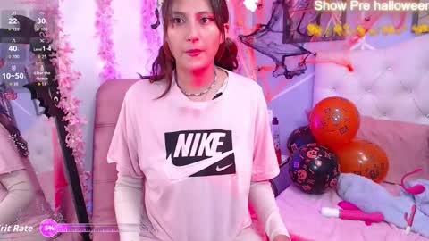 Snapshot of miss_jhelenaa_ chatting on October 17, 11:40 pm miss_jhelenaa_ online show from October 17, 11:40 pm